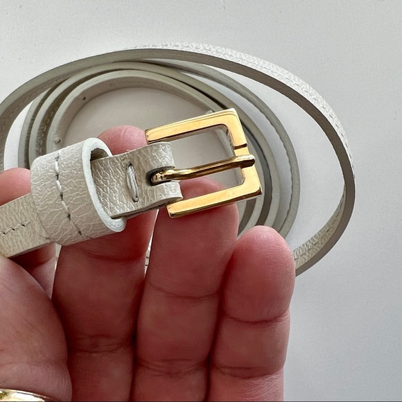 CHARLOTTE OLYMPIA
Feline metallic printed textured-leather clutch - Picture 12 of 12